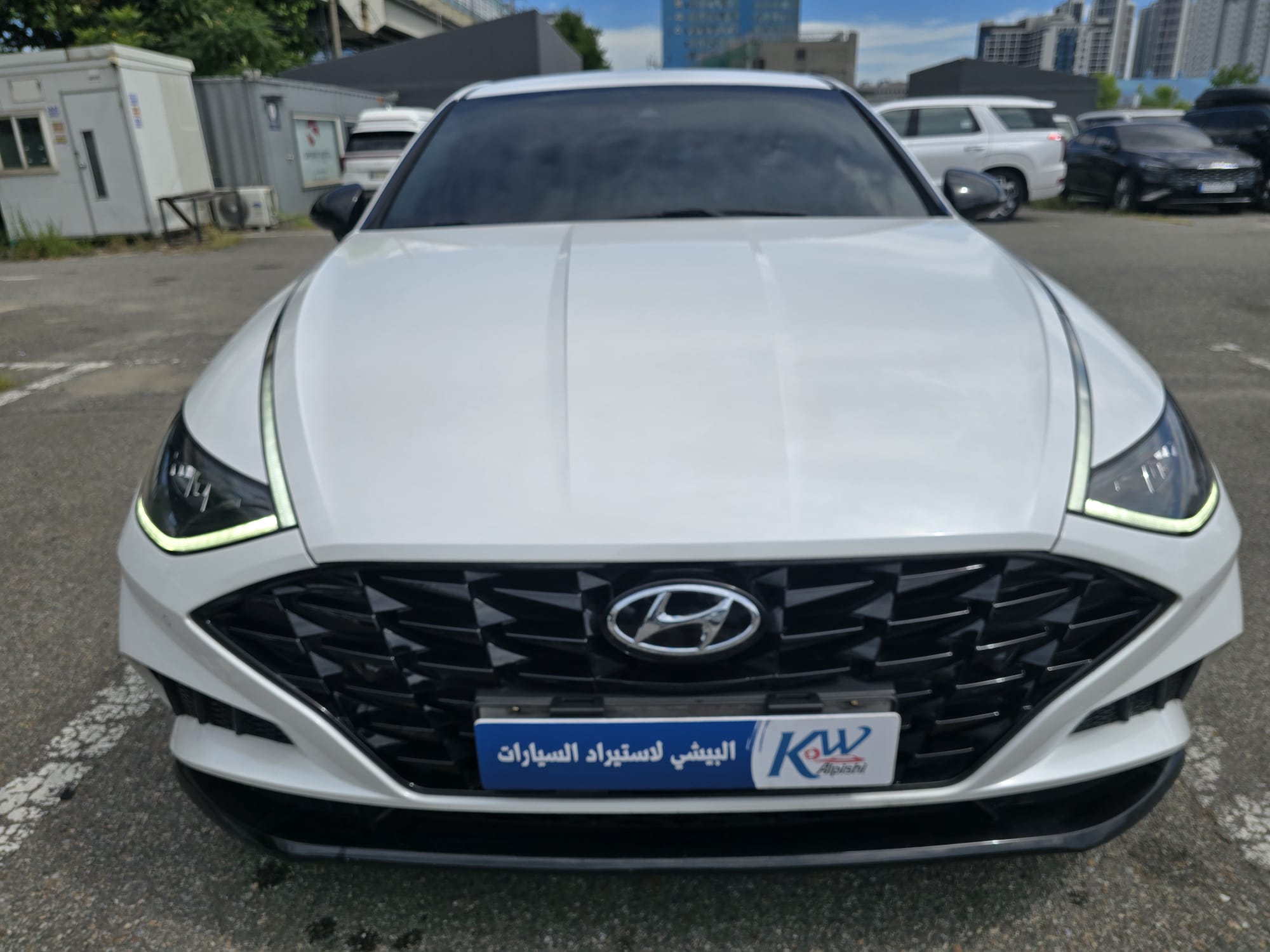 سيارة